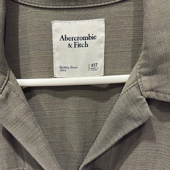 Abercrombie & Fitch Utility Jumpsuit - Petite! - Picture 4 of 6